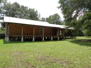 Foreclosed Home - 1107 Tilac Rd, 70517