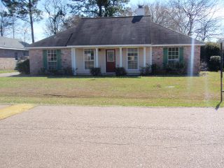 Foreclosed Home - 235 LONGLEAF DR, 70518