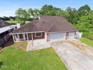 Foreclosed Home - 102 CONFEDERATE AVE, 70518
