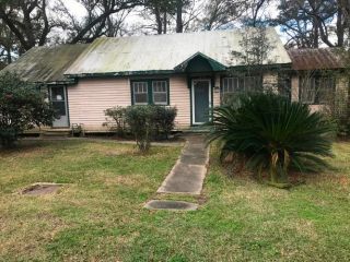 Foreclosed Home - 229s Broadway, 70525