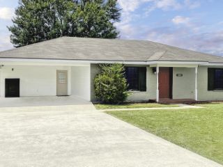Foreclosed Home - 200 WHEATFIELD DR, 70529