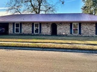 Foreclosed Home - 111 S PINECREST DR, 70535