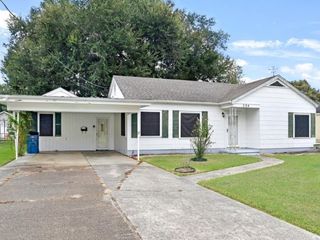 Foreclosed Home - 534 E DIVISION ST, 70546