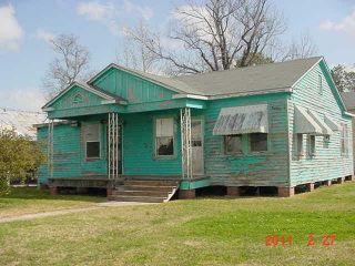 Foreclosed Home - 626 N OAK ST, 70570