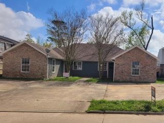 Foreclosed Home - 1037 DEESPORT ST, 70601