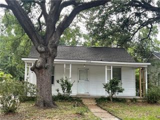 Foreclosed Home - 2203 ROSE ST, 70601