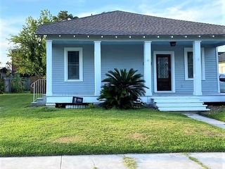 Foreclosed Home - 701 IRIS ST, 70601