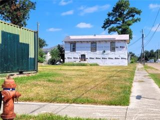 Foreclosed Home - 320 BANK ST, 70601