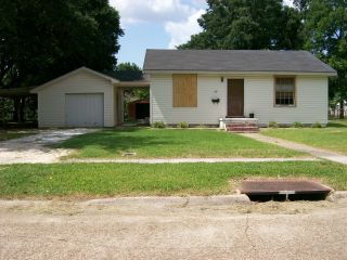 Foreclosed Home - 1301 E SCHOOL ST, 70607