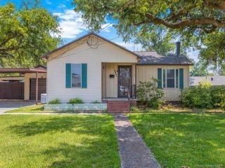 Foreclosed Home - 3501 CRESCENT ST, 70607