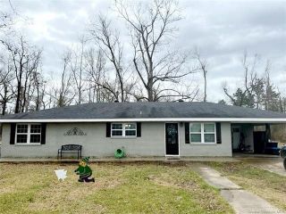Foreclosed Home - 2611 VINES RD, 70611