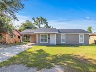 Foreclosed Home - 3107 ADMIRAL KING ST, 70615