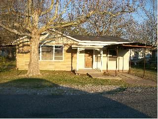 Foreclosed Home - 706 N CROCKER ST, 70663