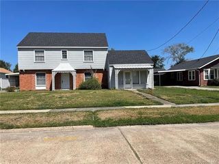 Foreclosed Home - 300 PECAN ST, 70663