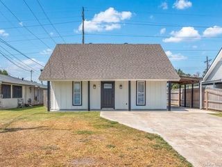 Foreclosed Home - 121 W LEE ST, 70663