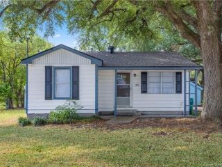 Foreclosed Home - 613 W LYONS ST, 70663
