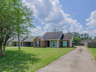 Foreclosed Home - 7619 LINDA LEE DR, 70706