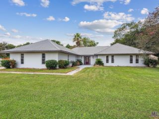 Foreclosed Home - 13715 OAK BEND DR, 70714
