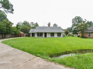 Foreclosed Home - 30699 John Drive, 70726