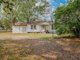 Foreclosed Home - 15275 HIGHWAY 44, 70737
