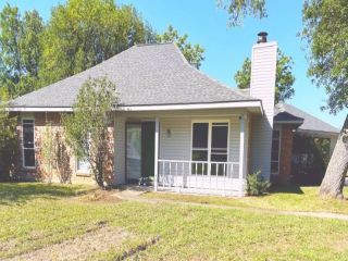 Foreclosed Home - 17157 AIMEE DR, 70769