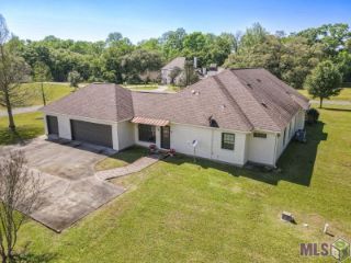 Foreclosed Home - 5078 LIVE OAK DR, 70775