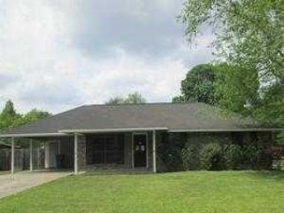 Foreclosed Home - 13067 Heather Dr, 70785