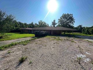 Foreclosed Home - 2150 OLD BAKER RD, 70791