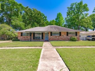Foreclosed Home - 8250 GLADEWOOD DR, 70806