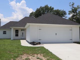 Foreclosed Home - 10417 W ALMOND DR, 70807