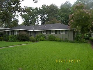 Foreclosed Home - 1915 AVONDALE DR, 70808