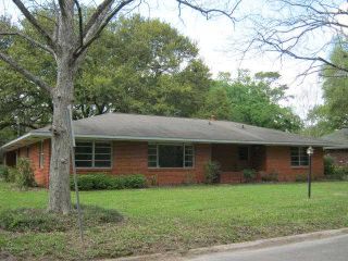 Foreclosed Home - 2524 E CONTOUR DR, 70809