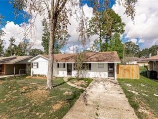 Foreclosed Home - 1783 LOMBARD DR, 70810