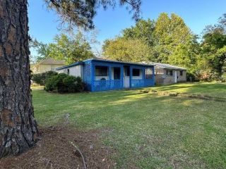 Foreclosed Home - 7303 BOMER DR, 70812