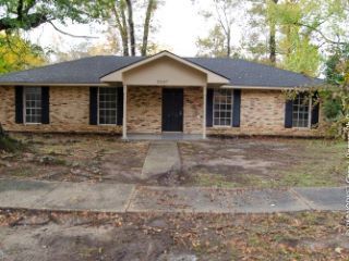 Foreclosed Home - 5547 CLAIRMONT AVE, 70812