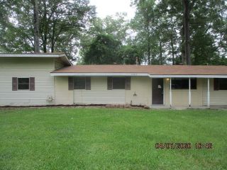 Foreclosed Home - 12513 Delores Dr, 70814