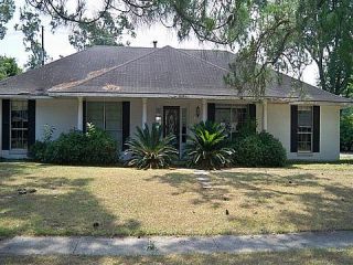 Foreclosed Home - 1331 ASHBOURNE DR, 70815