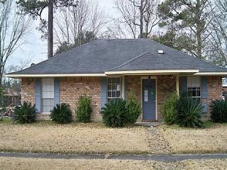 Foreclosed Home - 2328 HOYT DR, 70816