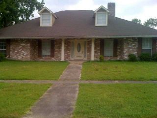 Foreclosed Home - 12335 NEWCASTLE AVE, 70816