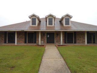 Foreclosed Home - 11811 PARKRIDGE AVE, 70816