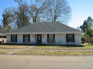 Foreclosed Home - 15726 ANTIETAM AVE, 70817