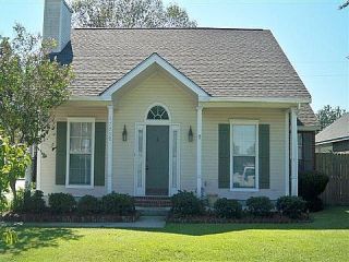 Foreclosed Home - 17550 NINE OAKS AVE, 70817