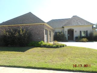 Foreclosed Home - 16540 HIGHLAND CLUB AVE, 70817