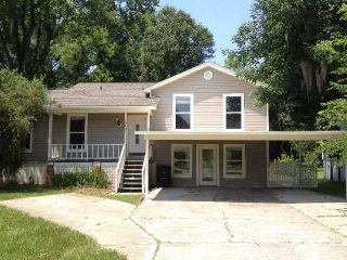 Foreclosed Home - 16453 WOODLAWN ACRES AVE, 70817