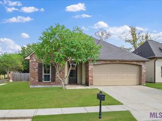 Foreclosed Home - 15107 BEAUTY BERRY AVE, 70817