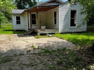 Foreclosed Home - 240 W 80TH ST, 71106