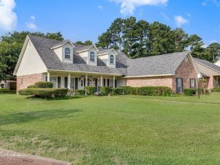 Foreclosed Home - 319 BUTTONWOOD CIR, 71106