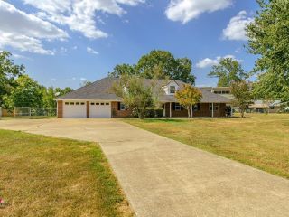 Foreclosed Home - 7714 W LAKESHORE DR, 71107