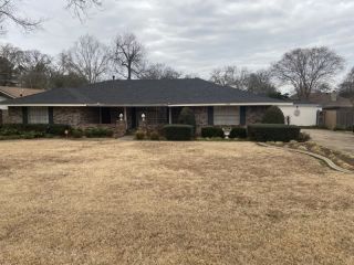 Foreclosed Home - 2405 KATHERINE DR, 71201