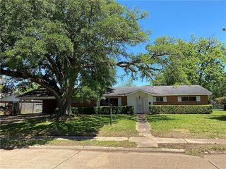 Foreclosed Home - 1115 CANTERBURY DR, 71303